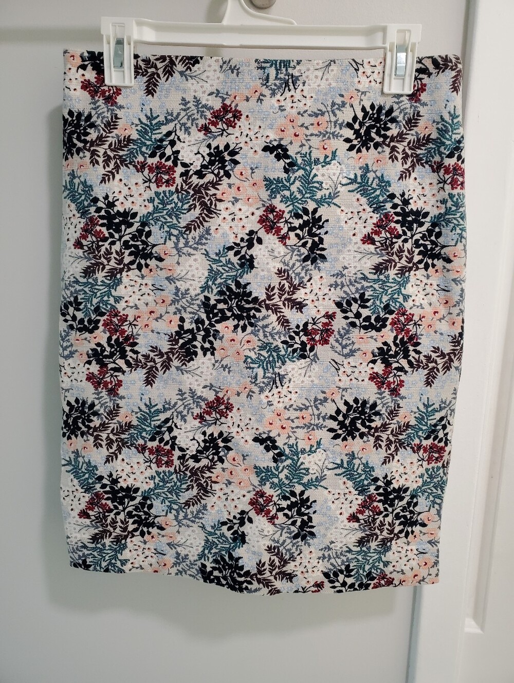 LOFT Outket  Floral Cotton Blend Skirt in Black, Teal & Blush